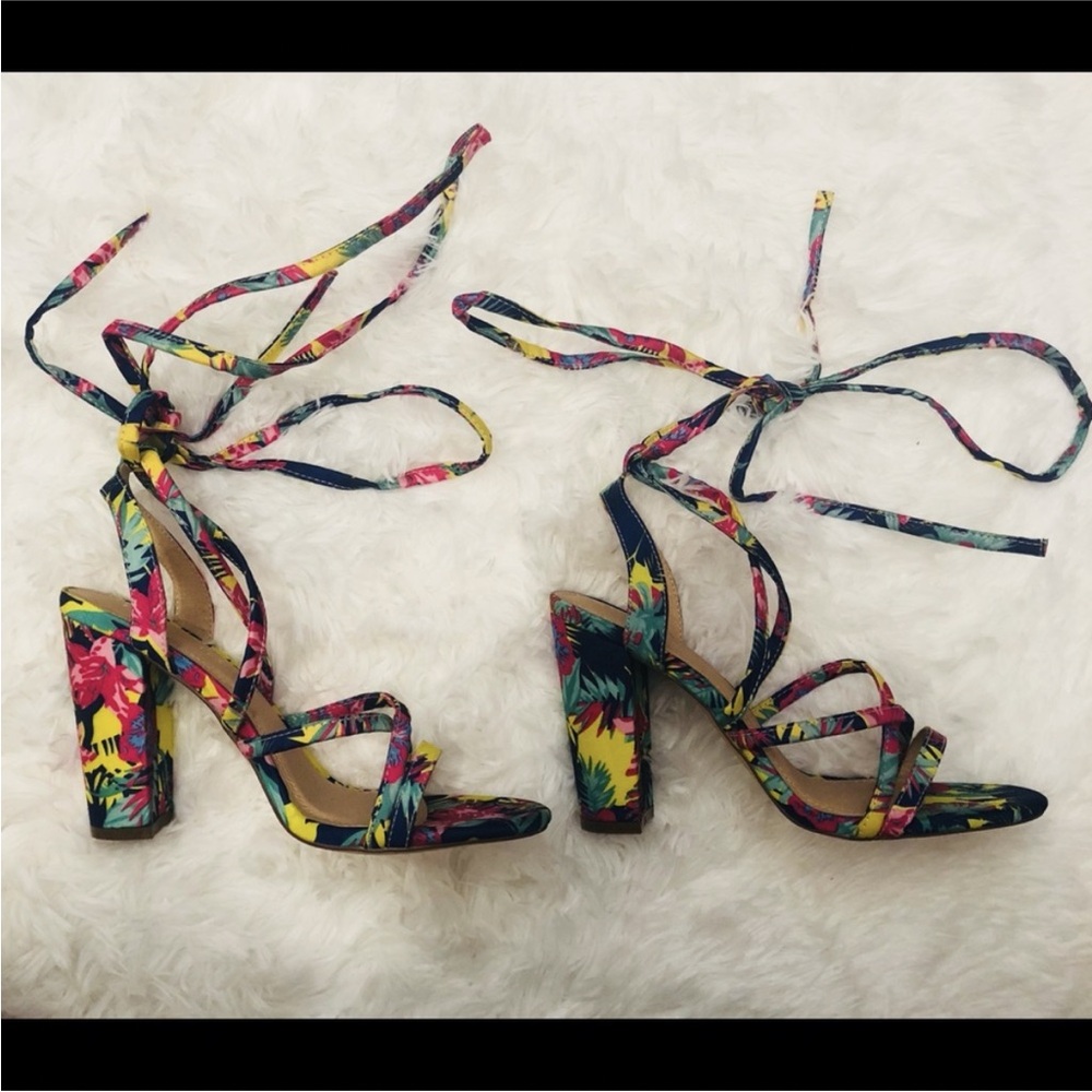 New Liliana Floral Print Ankle Strap High Heel Sandals size 5.5